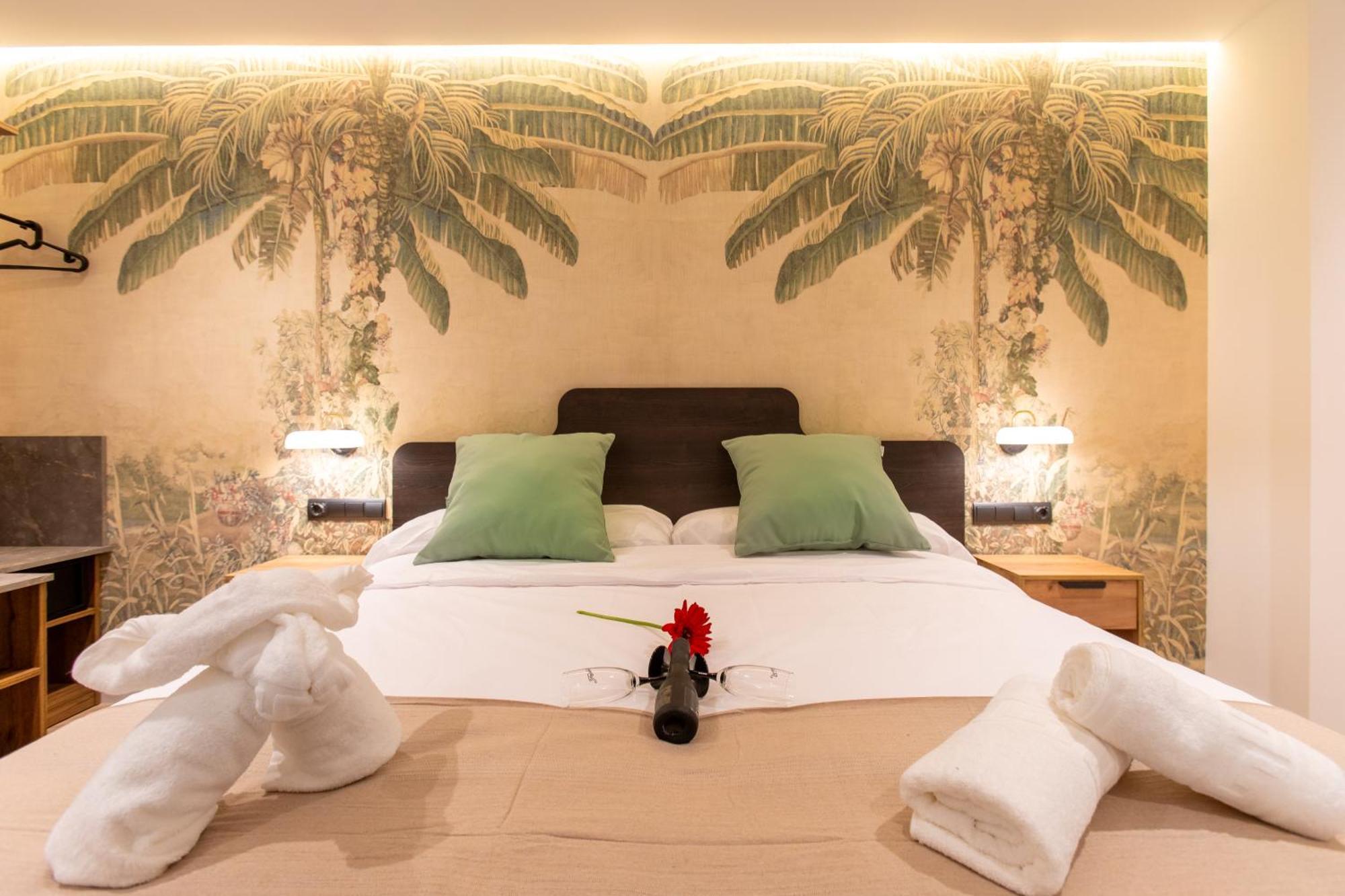 Boutique Rooms Playa Burriana Nerja Exterior foto